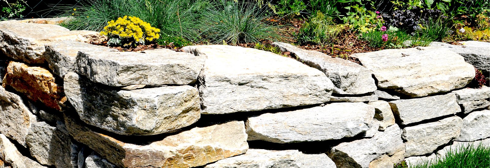 Natursteinmauer